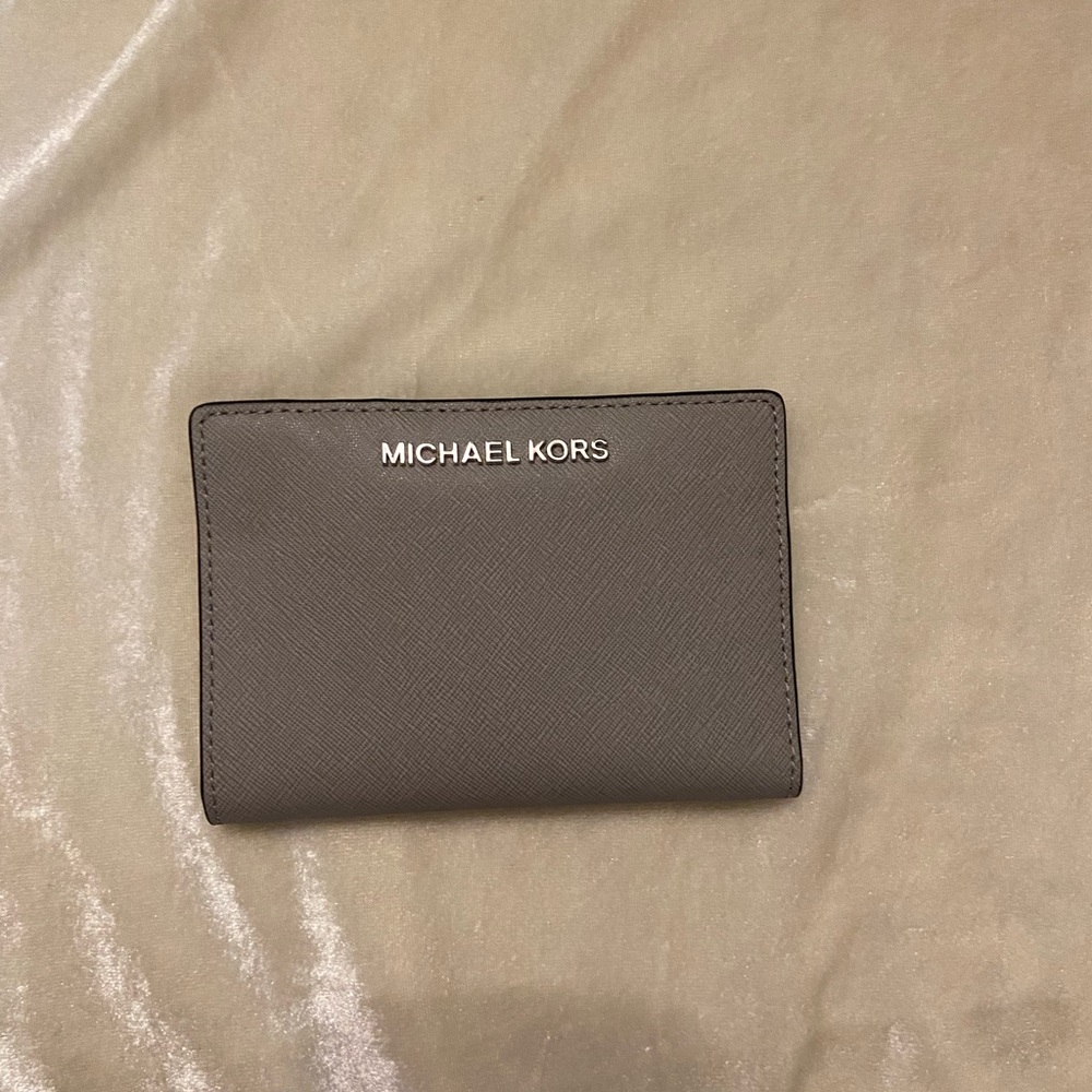 NWOT Michael Kors Foldable Button Wallet Grey with Silver Hardware